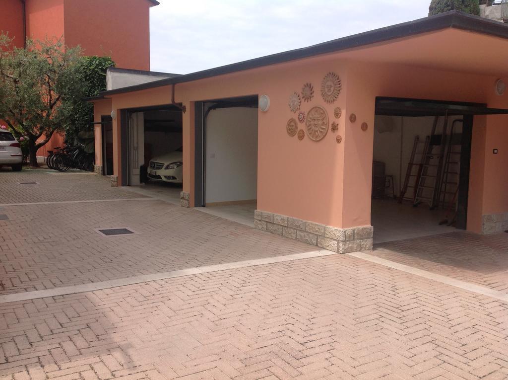 غارْدا B&B Villa Dall'Agnola المظهر الخارجي الصورة